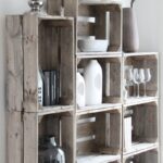 étagère provençale dans la cuisine avec alvéoles