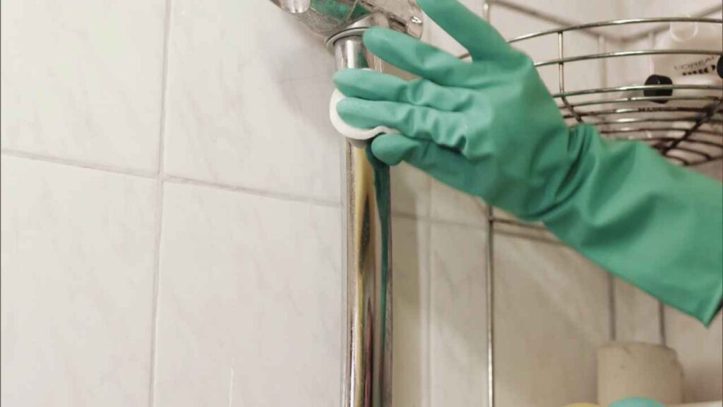 désinfection dans la salle de bain