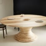 table ronde en bois clair