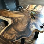table en bois naturel