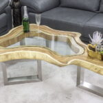 table en bois figuré avec verre