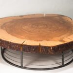 table en bois à partir d'un morceau de souche