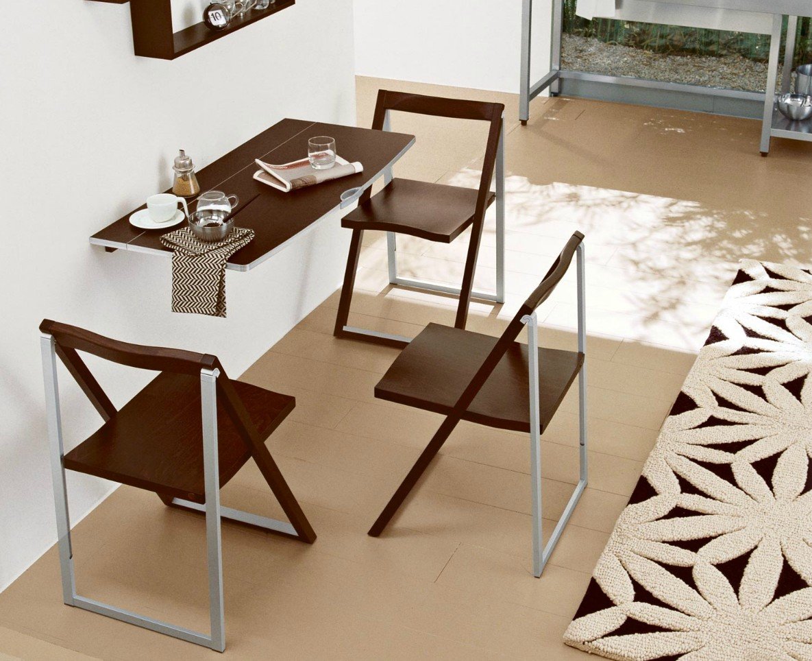 table pliante avec fixation au mur photo décoration