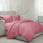 couvre-lit couleur rose