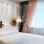 étagère dans la chambre