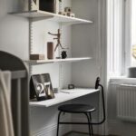 double étagère au dessus de la table