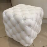 witte poef