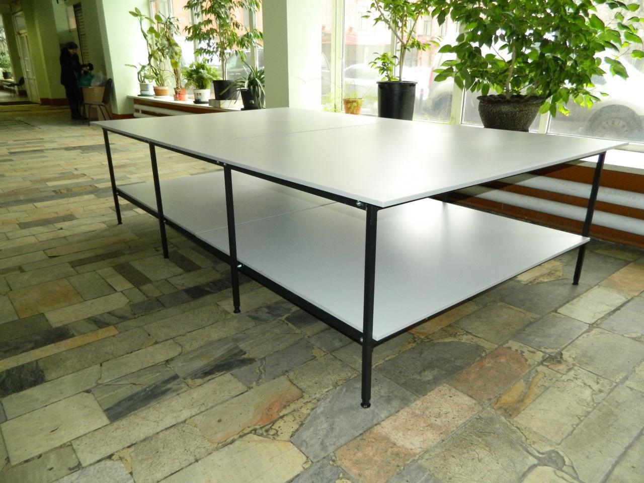 grand plateau de table pour couper