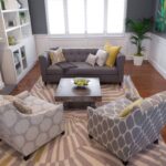 sala de estar com poltronas pintadas
