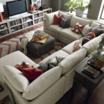 sala com sofá branco