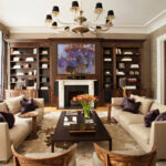 sala de estar com estantes marrons