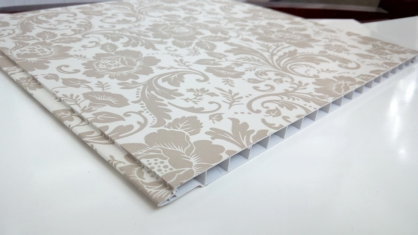 règles pour couper le plastique avec un simple couteau