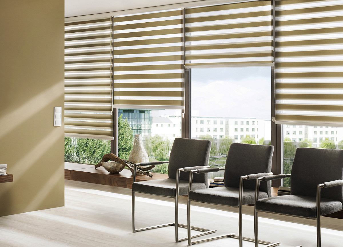 roller blinds day night to the ceiling