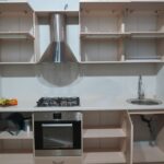 instalação de equipamento no fone de ouvido