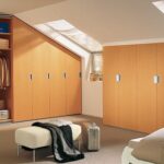 Kleiderschrank im Dachgeschoss Fotoansichten
