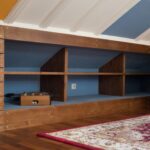 Kleiderschrank auf dem Dachboden Arten von Ideen