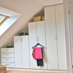 Kleiderschrank im Dachgeschoss Dekorarten
