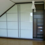 Kleiderschrank im Dachgeschoss Designfoto