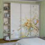 armoire délicate dans la chambre