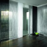 rideaux nouilles dans la chambre