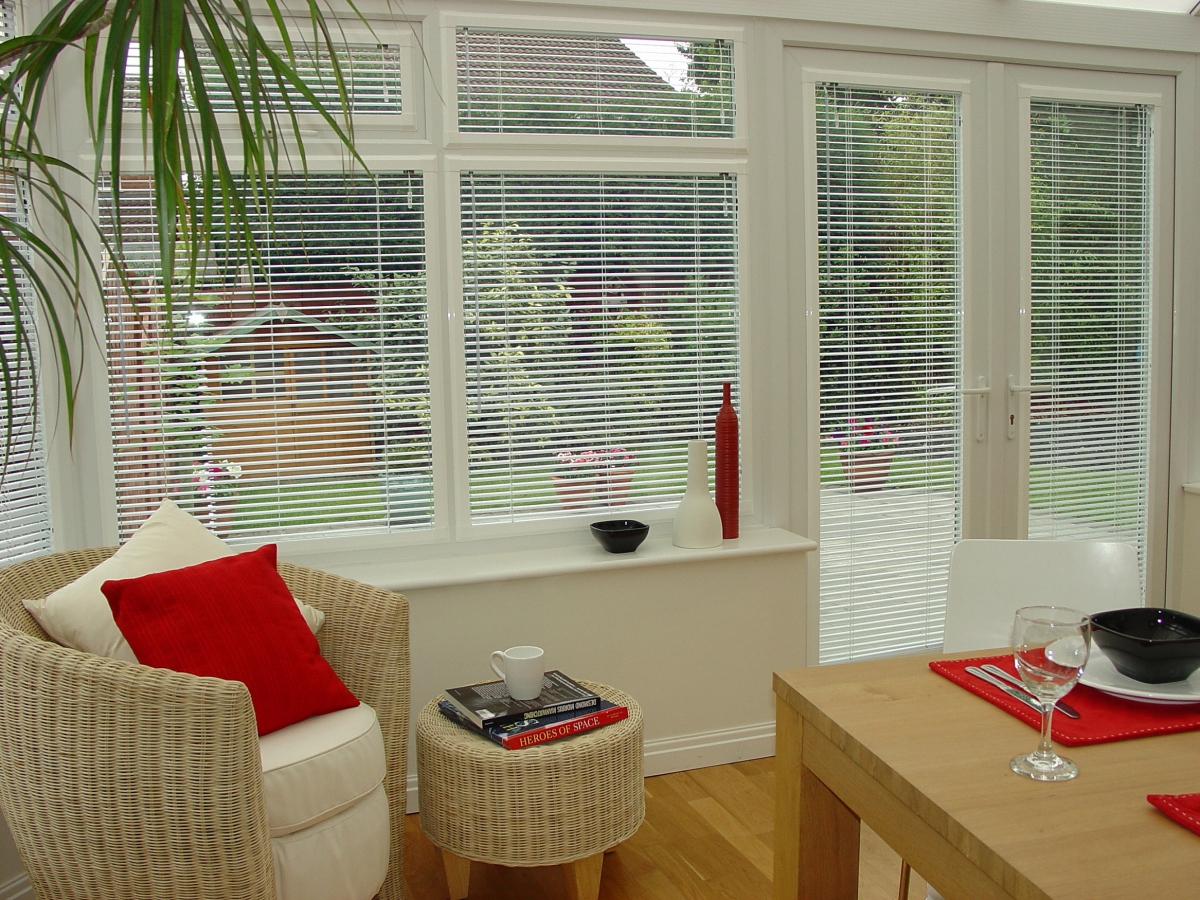 curtains on the balcony door horizontal blinds