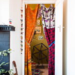 rideaux à l'intérieur de la photo de la porte