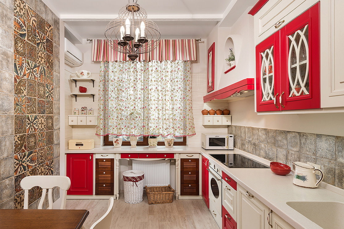 cuisine moderne avec rideaux courts