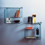 idées de décoration d'étagères en verre