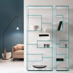 idées de décoration d'étagères en verre