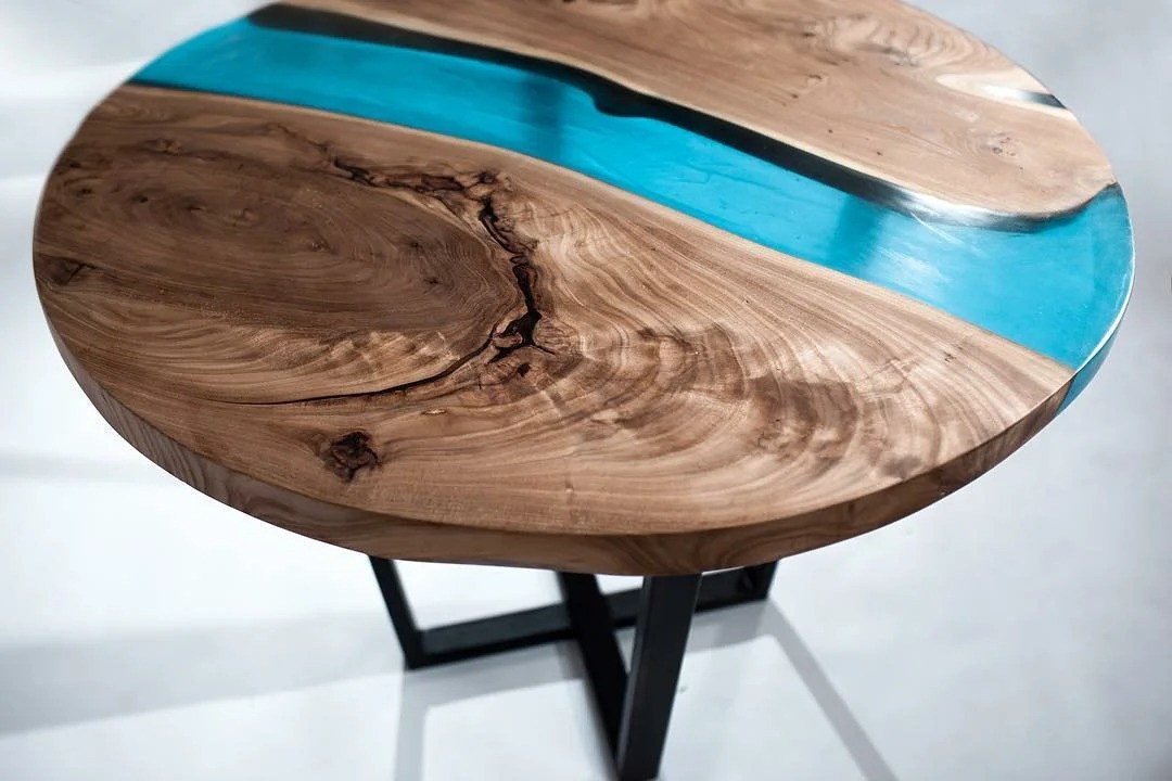 table en résine époxy
