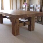 vue d'ensemble de la table en bois massif