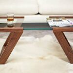 table à pieds solides