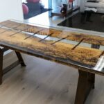 table lumineuse sur deux pieds