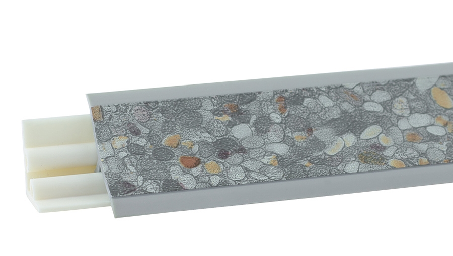 plinthe universelle pour plan de travail