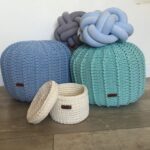 pouf in maglia con scatola