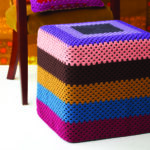 pouf in maglia con telaio
