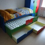 lit gigogne multicolore