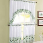 langsir melengkung yang diperbuat daripada linen