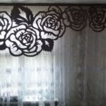 lambrequin ajouré roses noires
