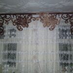 lambrequin ajouré marron avec tulle