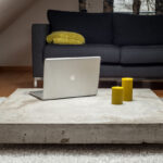 mesa de móveis de concreto