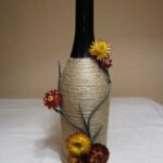 décor bouteille ficelle et fleurs