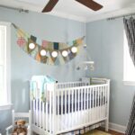 chambre d'enfant avec des textiles de calicot