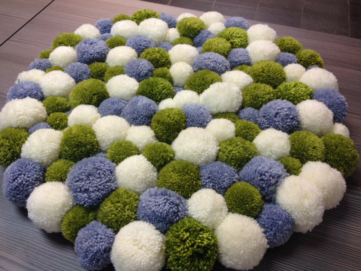 idées de conception de tapis à pompons