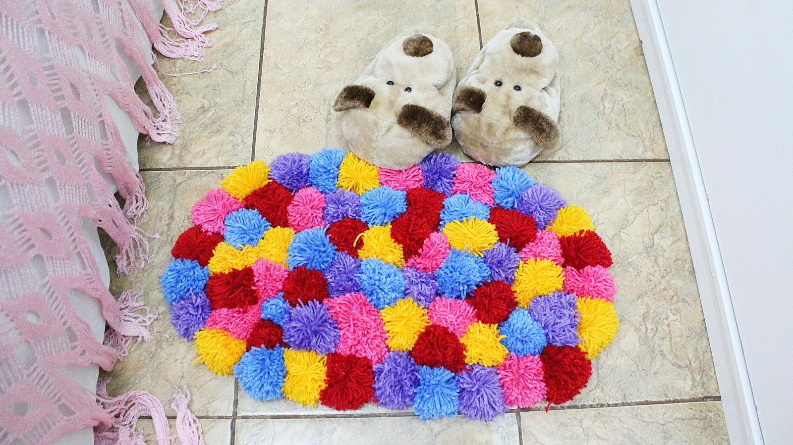 tapis de décoration photo pompons
