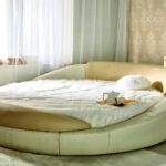 round bed