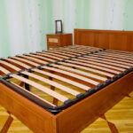 foto do interior da cama com ripas