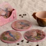stand chaud avec des oiseaux