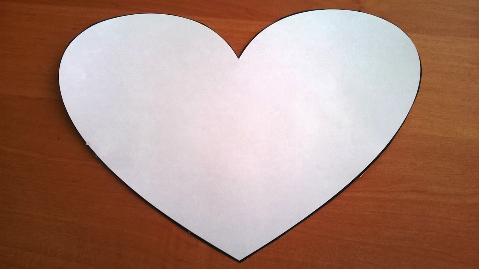 maquette de coeur en carton