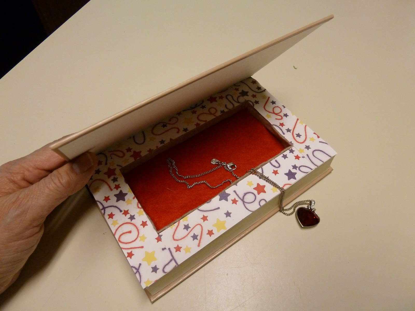 boîte du livre en cadeau